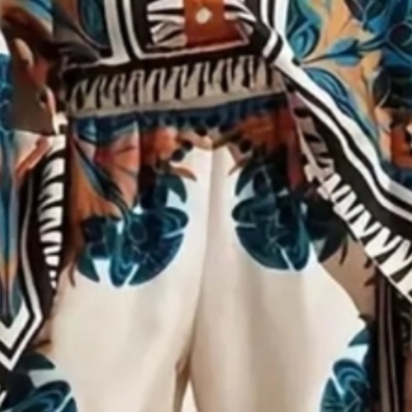 Beautiful jumpsuit for a vacation - Picture 5 of 12